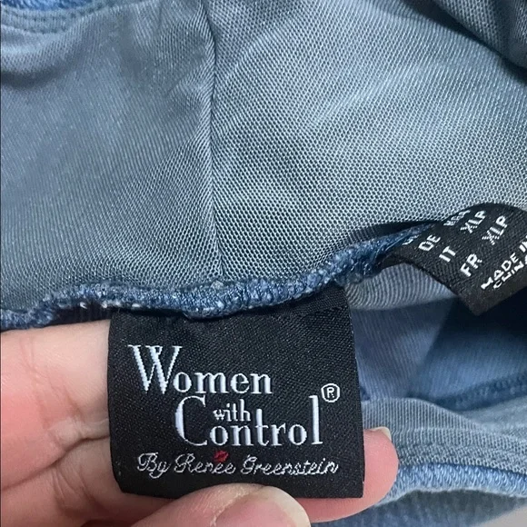 Gently Loved ❤️ Classic Blue & Dark Blue Women w/Control Jeans - Picture 2 of 5